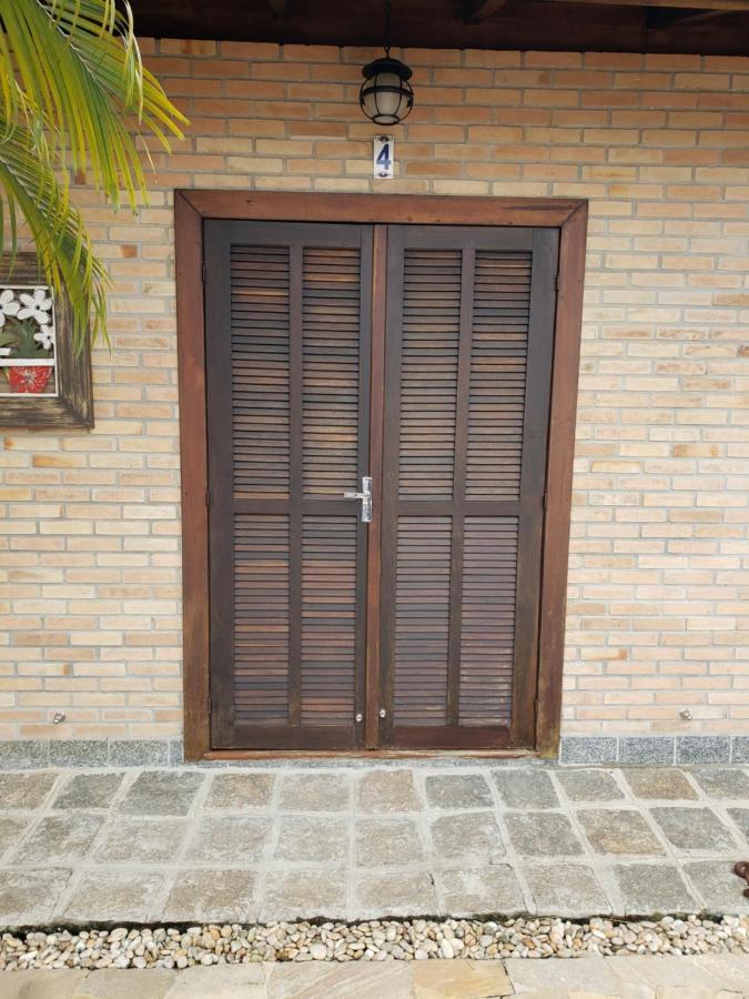 Suítes Verano Ubatuba - NOVAS - Bairro de Itaguá com piscina Exterior foto