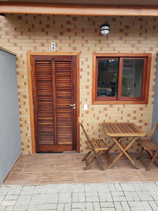 Suítes Verano Ubatuba - NOVAS - Bairro de Itaguá com piscina Exterior foto
